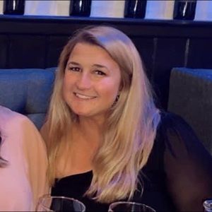 Meet your Posher, Holly